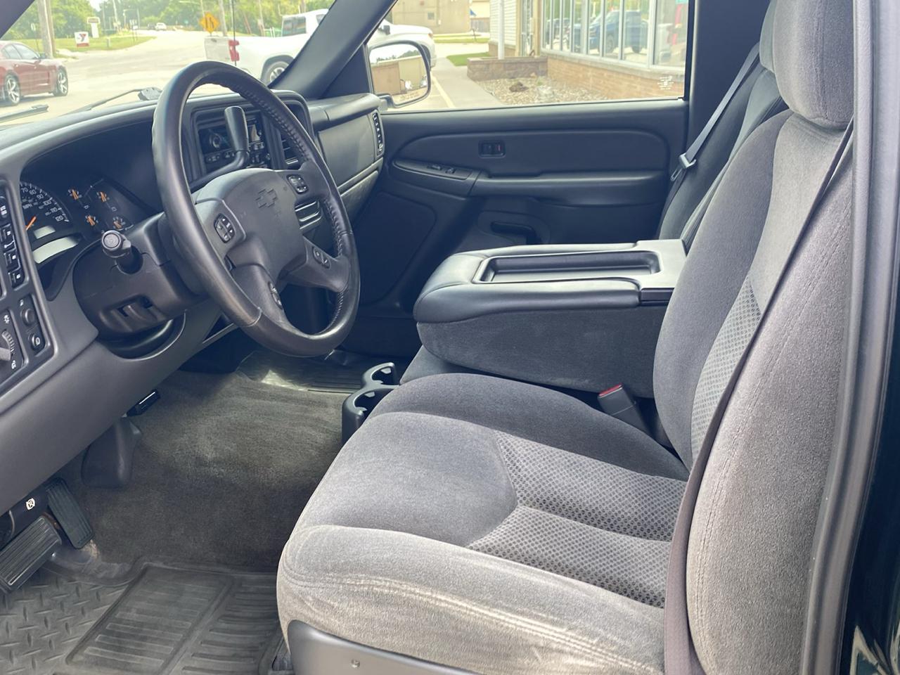 Chevrolet Silverado 1500 4WD Crew Cab 143.5" LS 2005