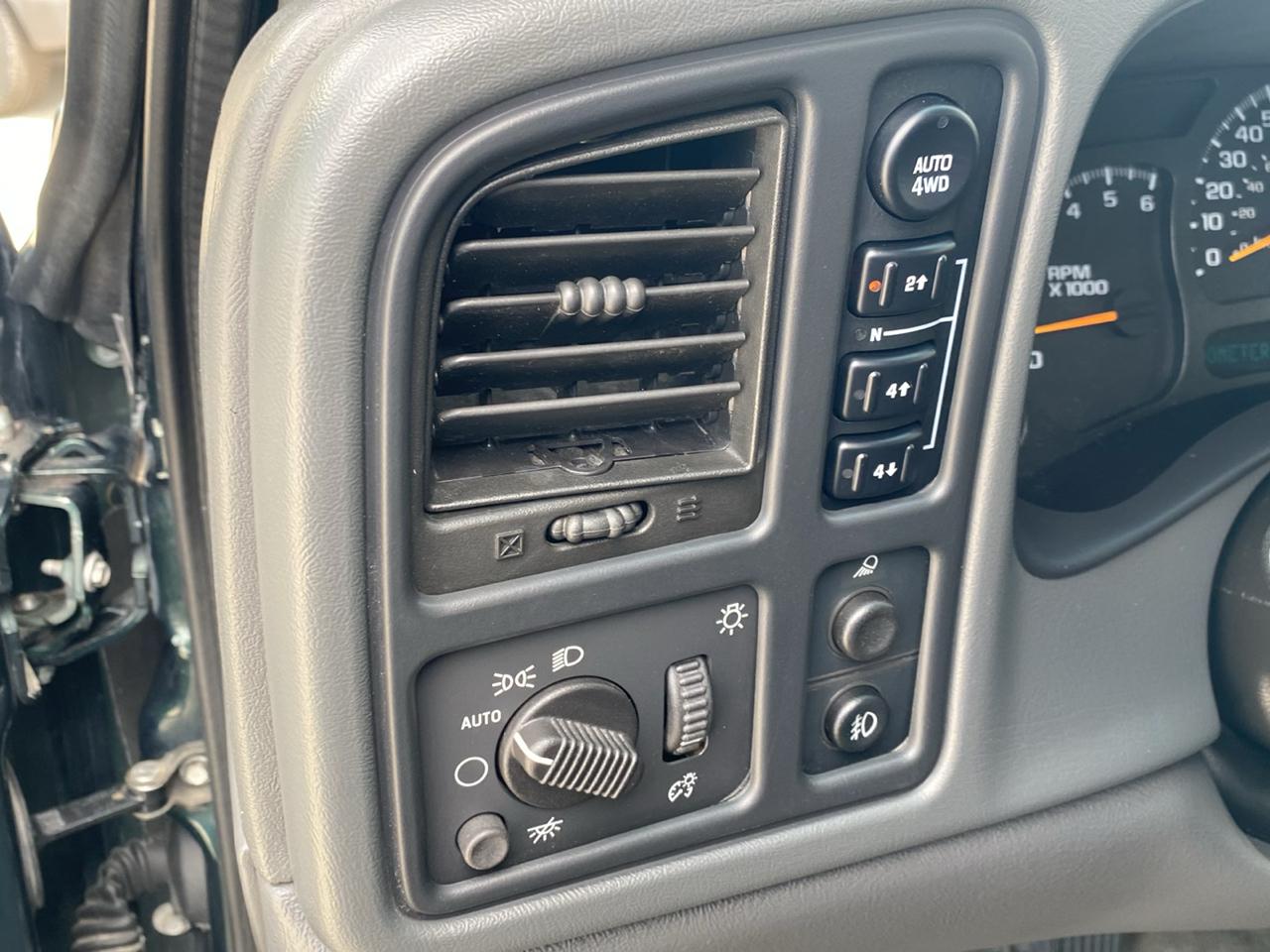 Chevrolet Silverado 1500 4WD Crew Cab 143.5" LS 2005