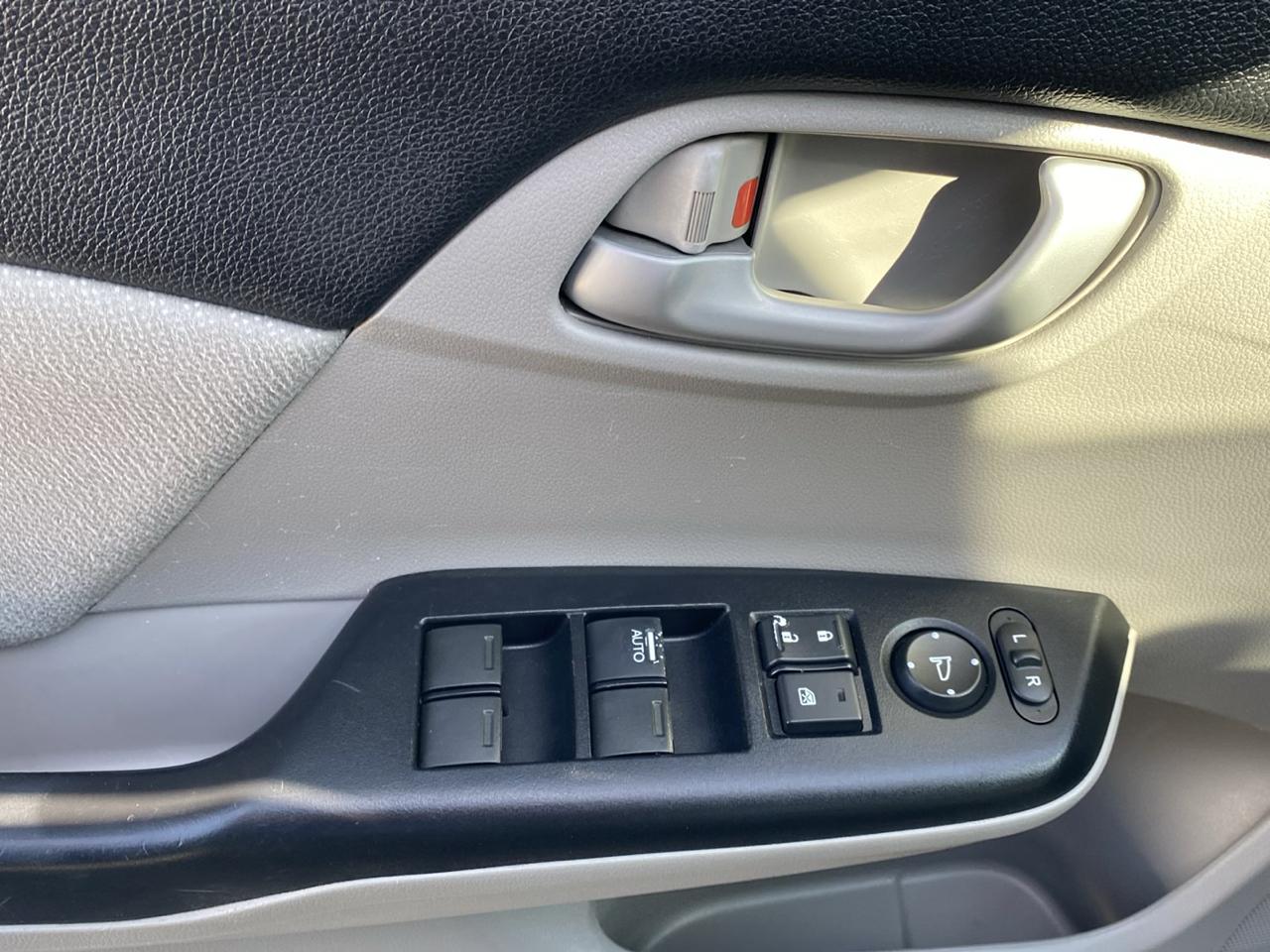 Honda Civic 4dr Sdn LX Auto w/ABS 2013
