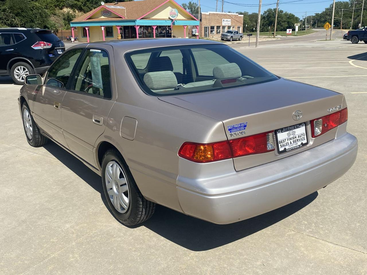 Toyota Camry XLE 2001