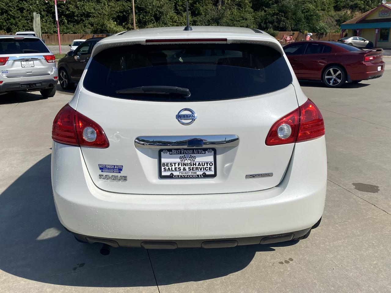 Nissan Rogue S FWD Krom Edition 2012