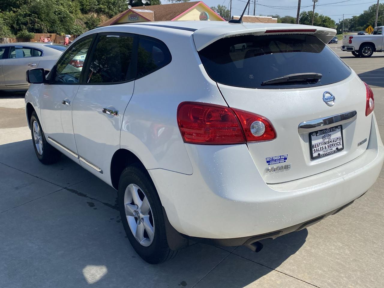 Nissan Rogue S FWD Krom Edition 2012