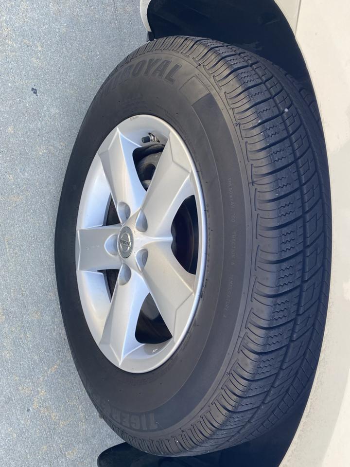Nissan Rogue S FWD Krom Edition 2012