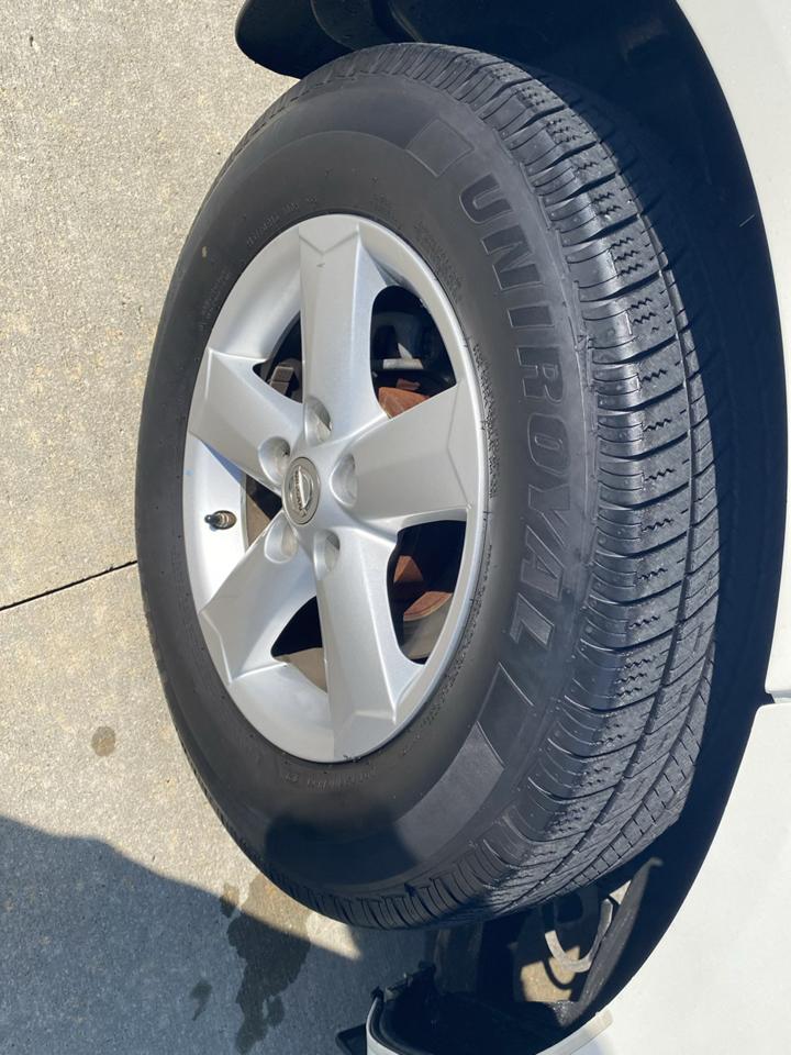 Nissan Rogue S FWD Krom Edition 2012