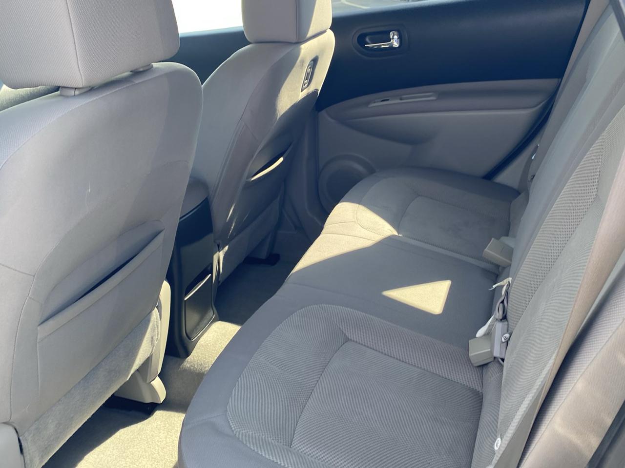 Nissan Rogue S FWD Krom Edition 2012