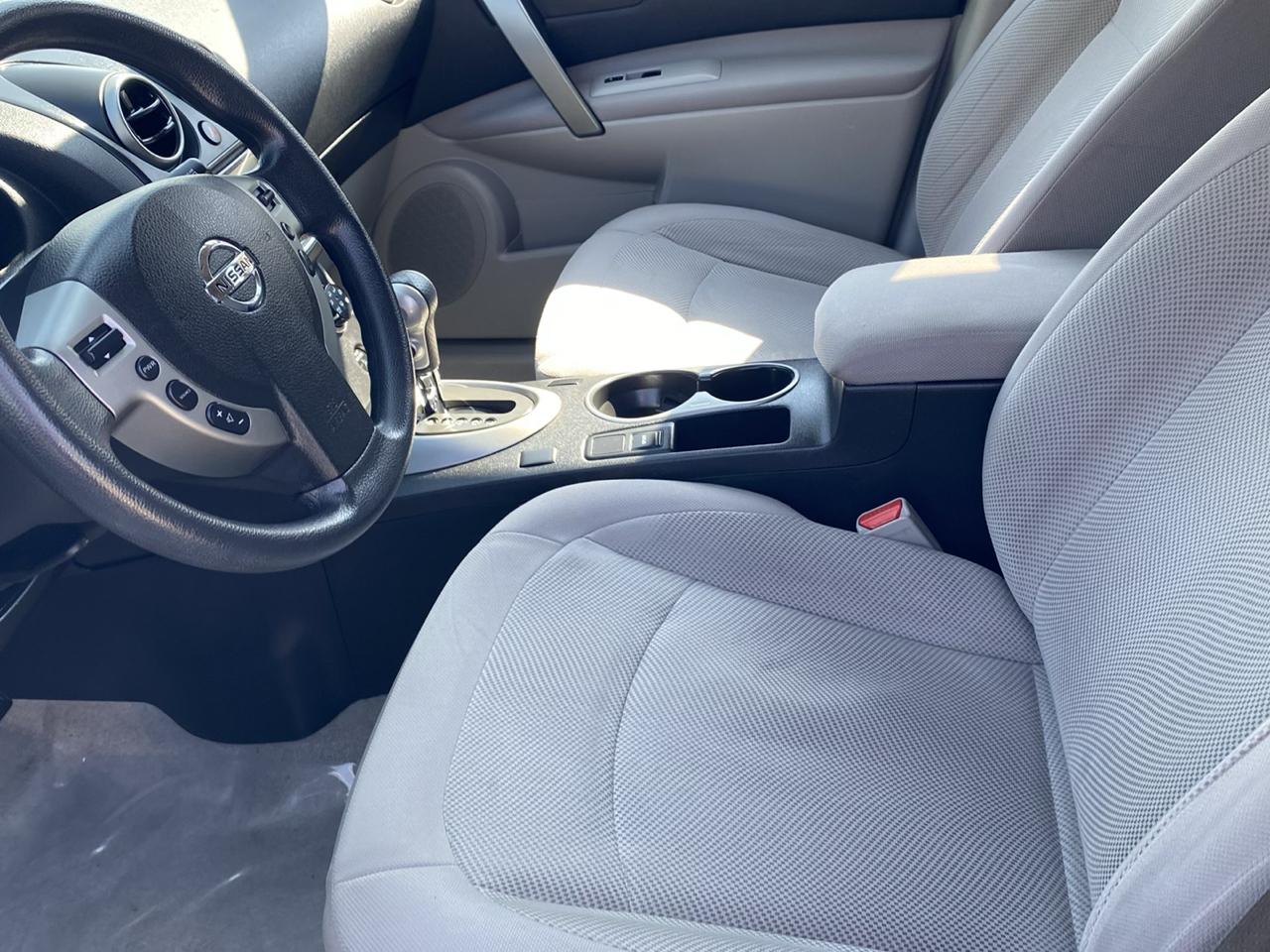Nissan Rogue S FWD Krom Edition 2012