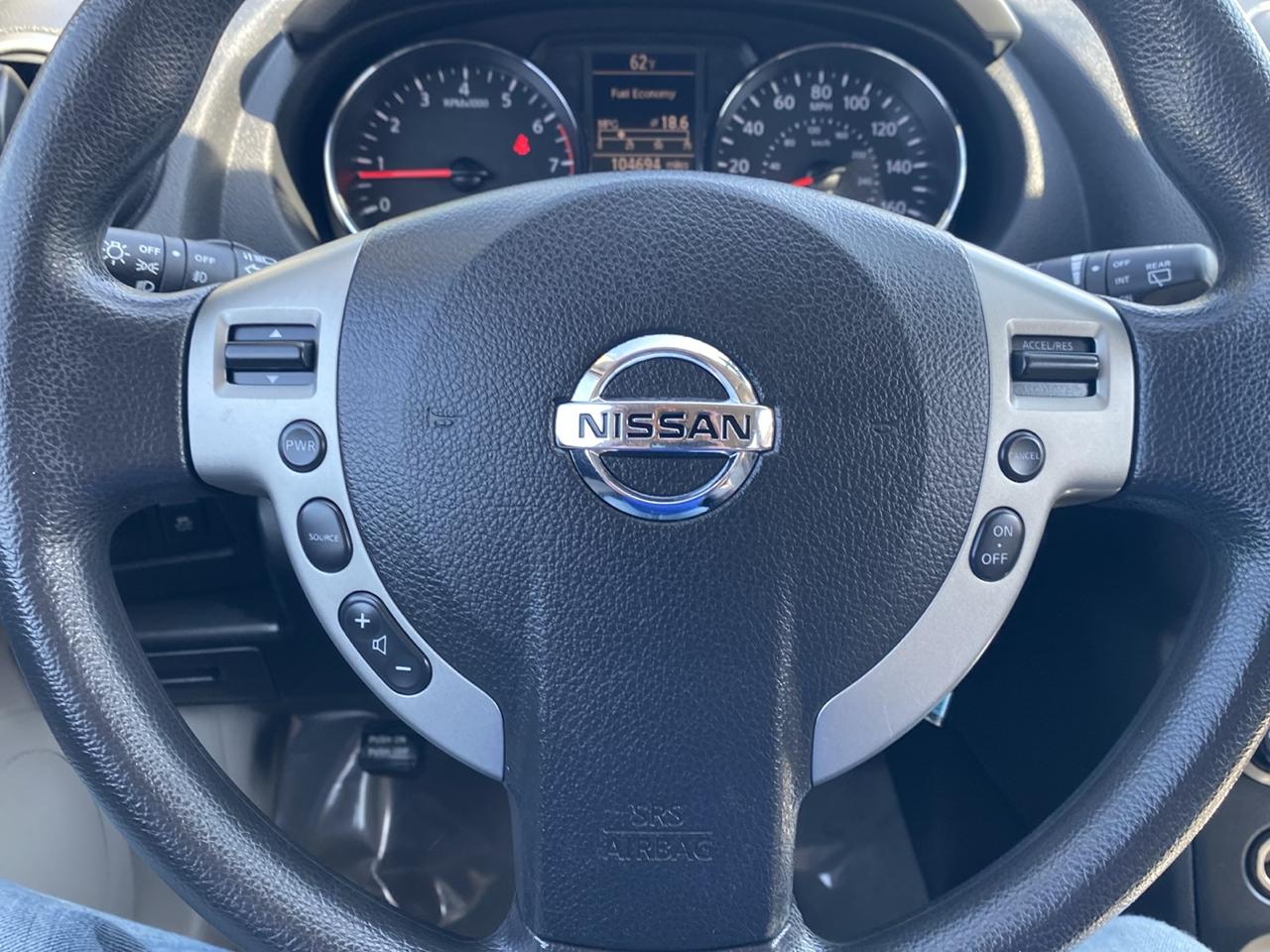 Nissan Rogue S FWD Krom Edition 2012