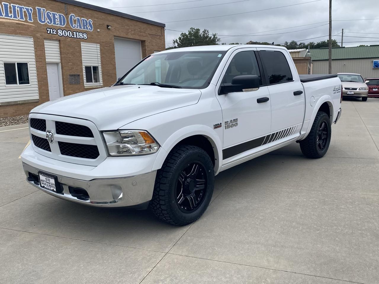 RAM 1500 4WD Crew Cab 140.5" SLT 2015