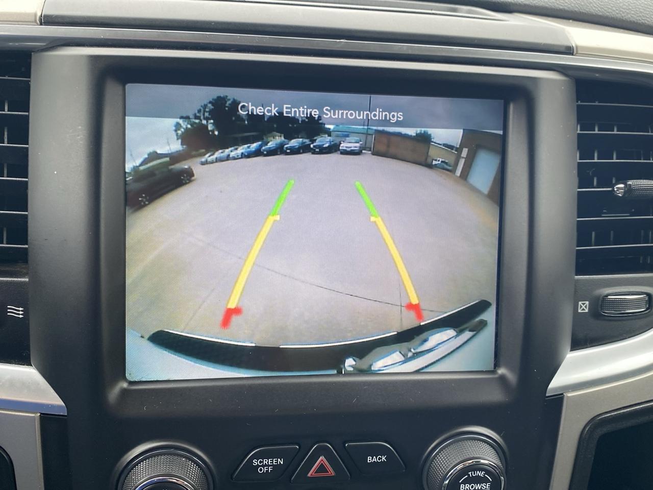 RAM 1500 4WD Crew Cab 140.5" SLT 2015
