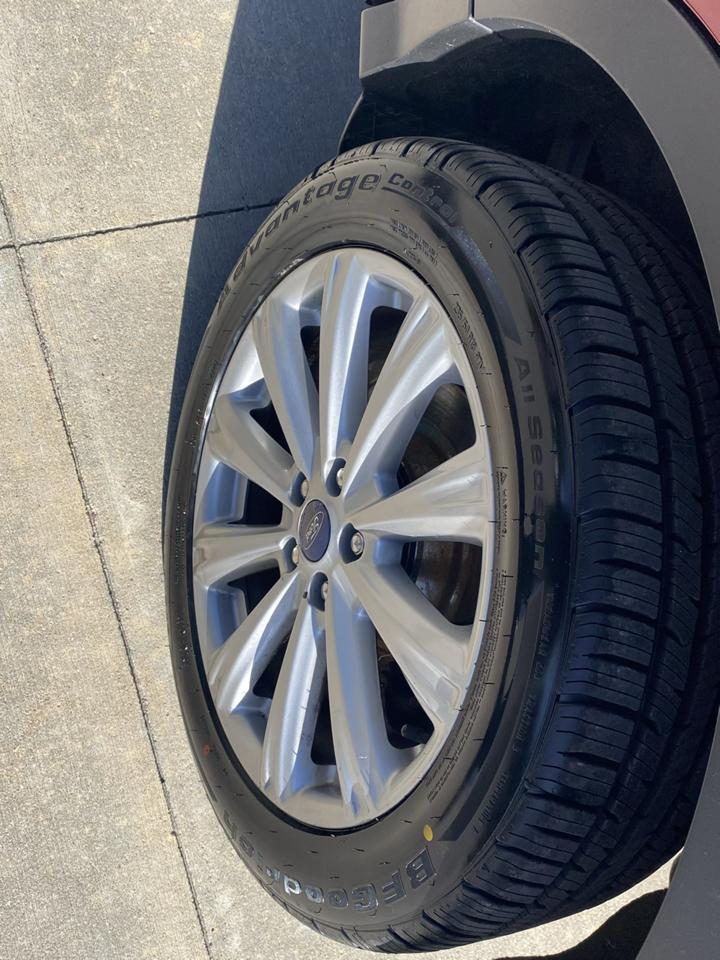 Ford Escape Titanium 4WD 2017