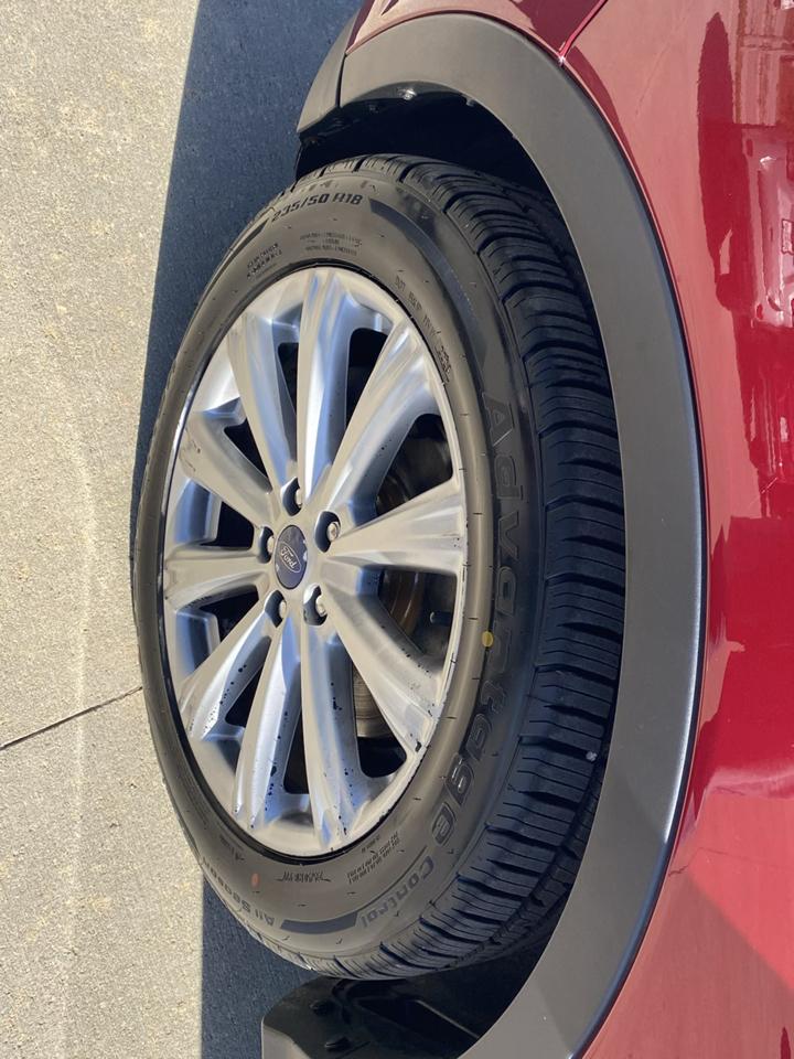 Ford Escape Titanium 4WD 2017