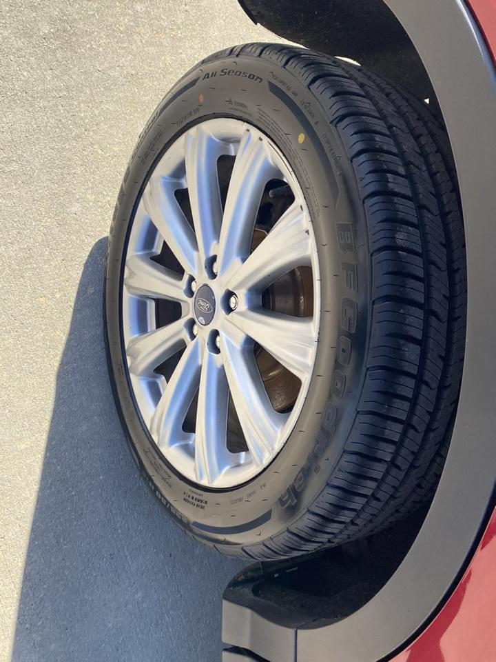 Ford Escape Titanium 4WD 2017