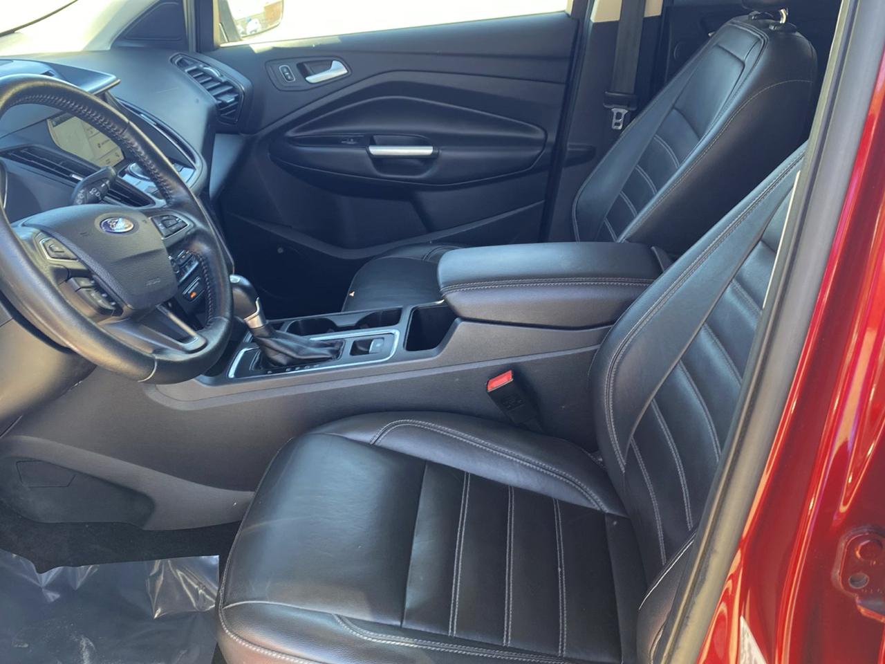 Ford Escape Titanium 4WD 2017
