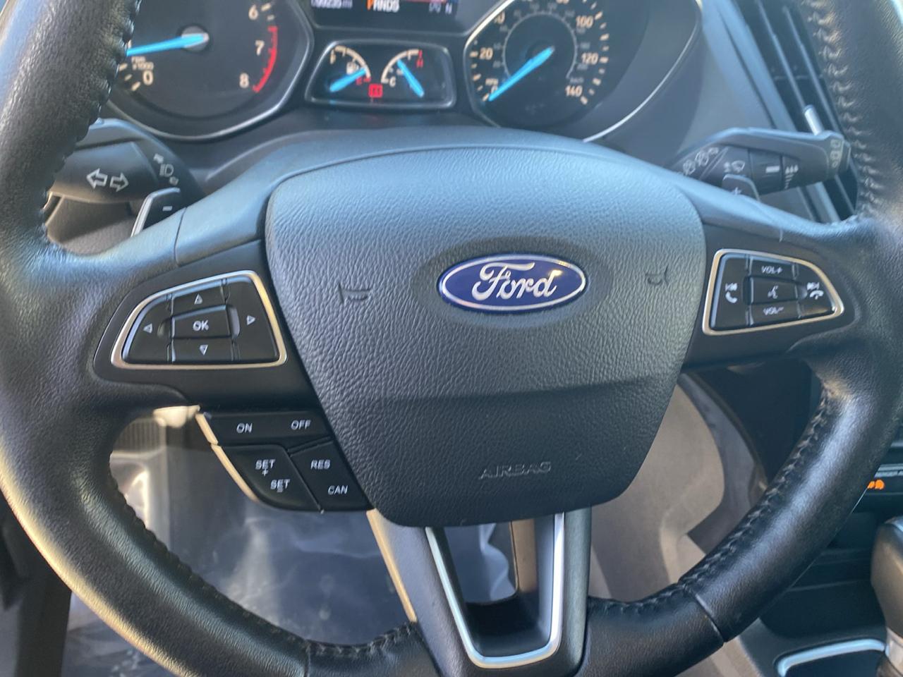 Ford Escape Titanium 4WD 2017