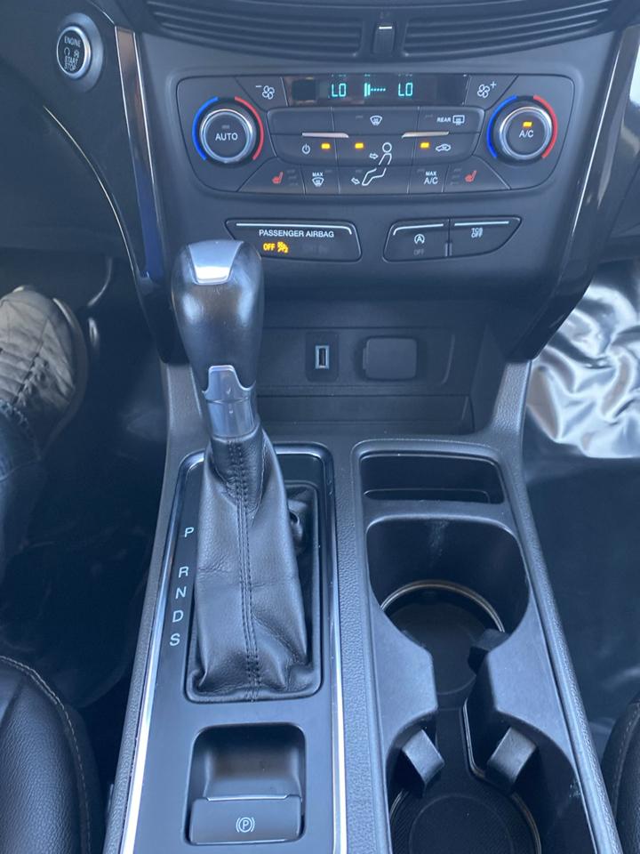 Ford Escape Titanium 4WD 2017