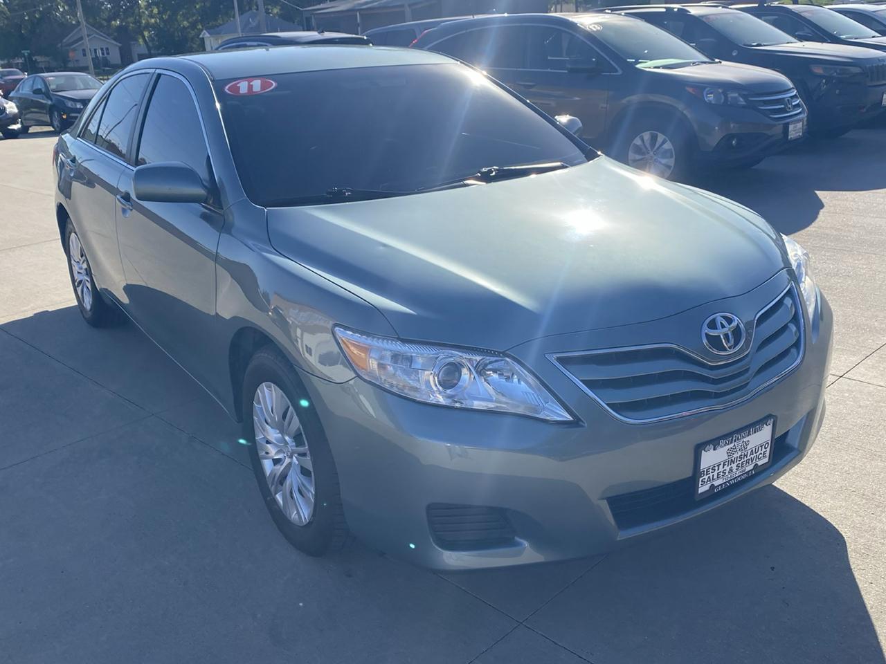 Toyota Camry Base 6-Spd AT 2011