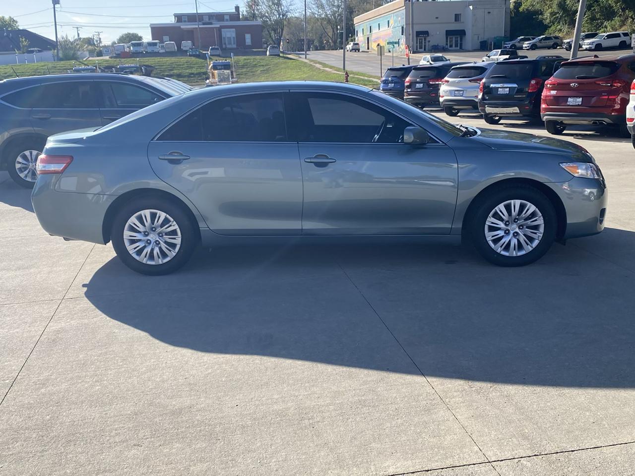 Toyota Camry Base 6-Spd AT 2011