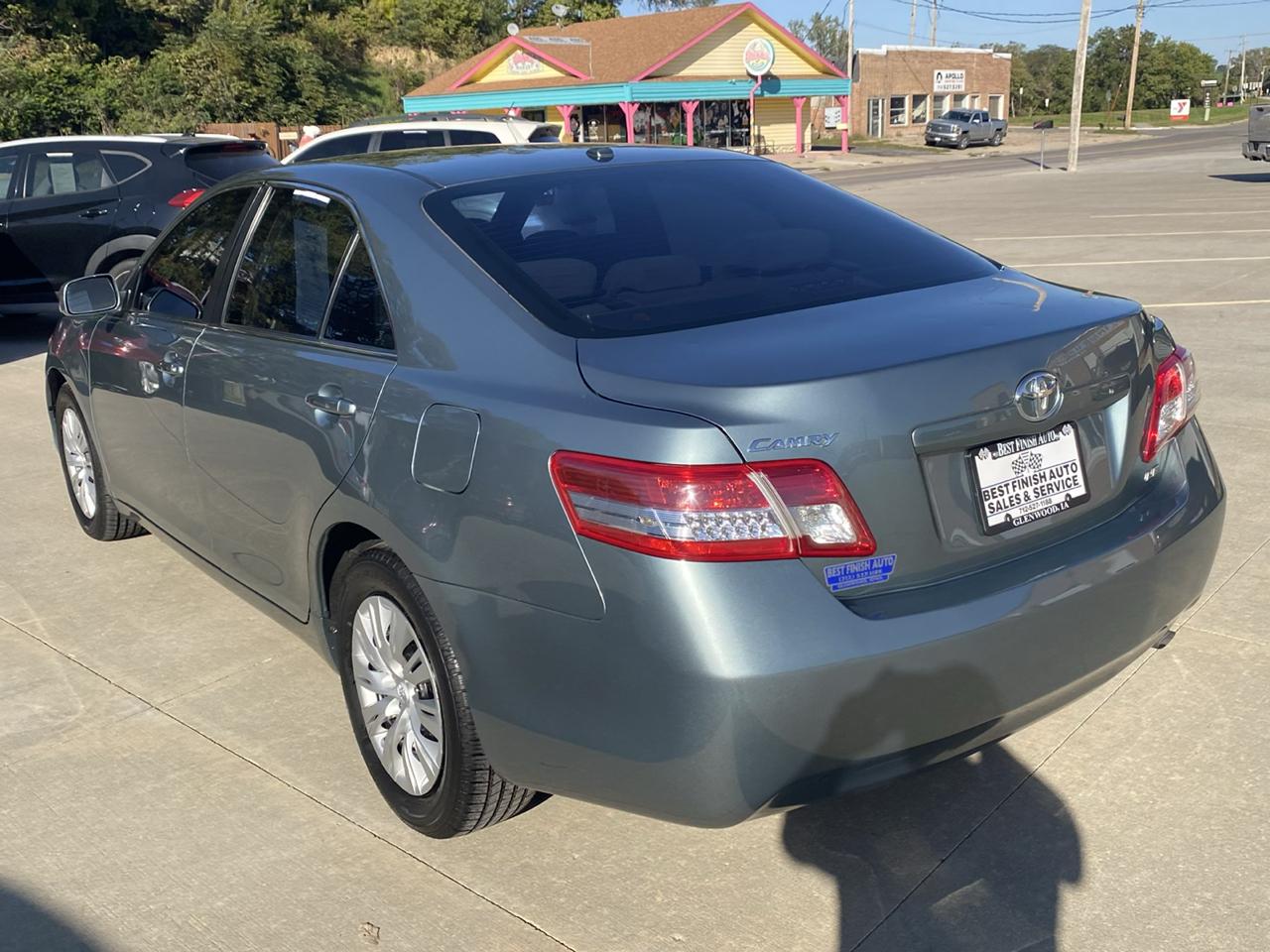 Toyota Camry Base 6-Spd AT 2011