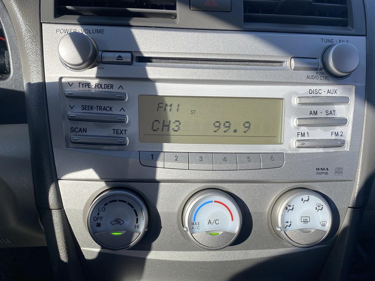 Toyota Camry Base 6-Spd AT 2011