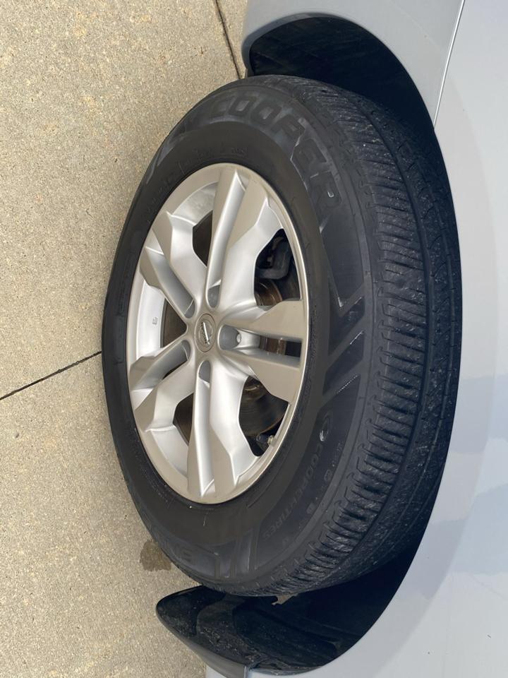 Nissan Rogue S AWD 2013
