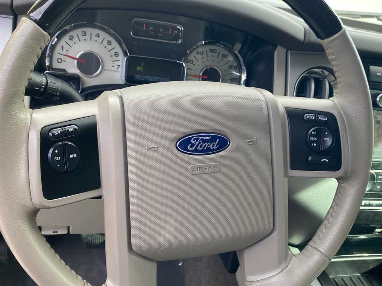 Ford Expedition EL Limited 4WD 2012
