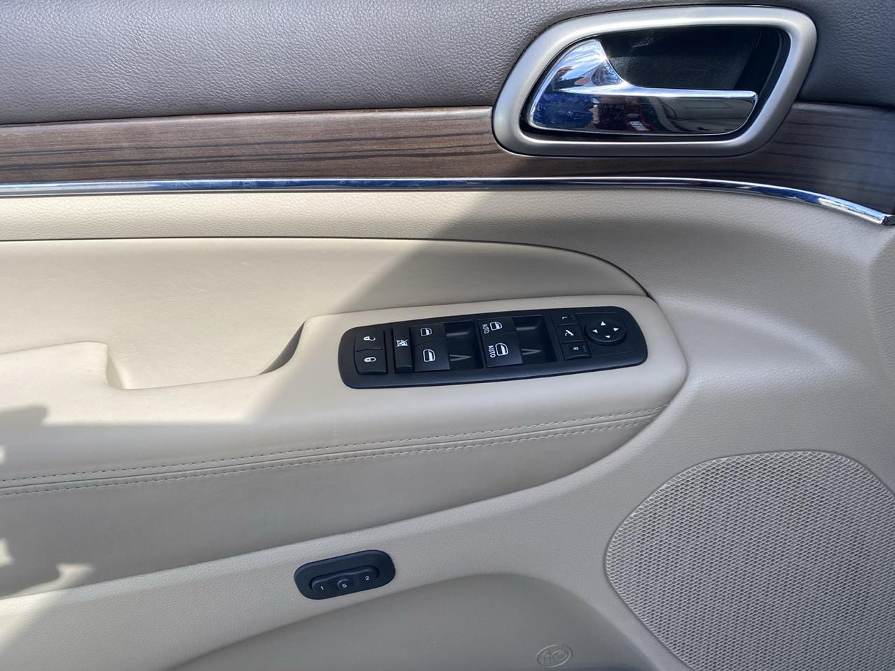 Jeep Grand Cherokee Overland 4WD 2014