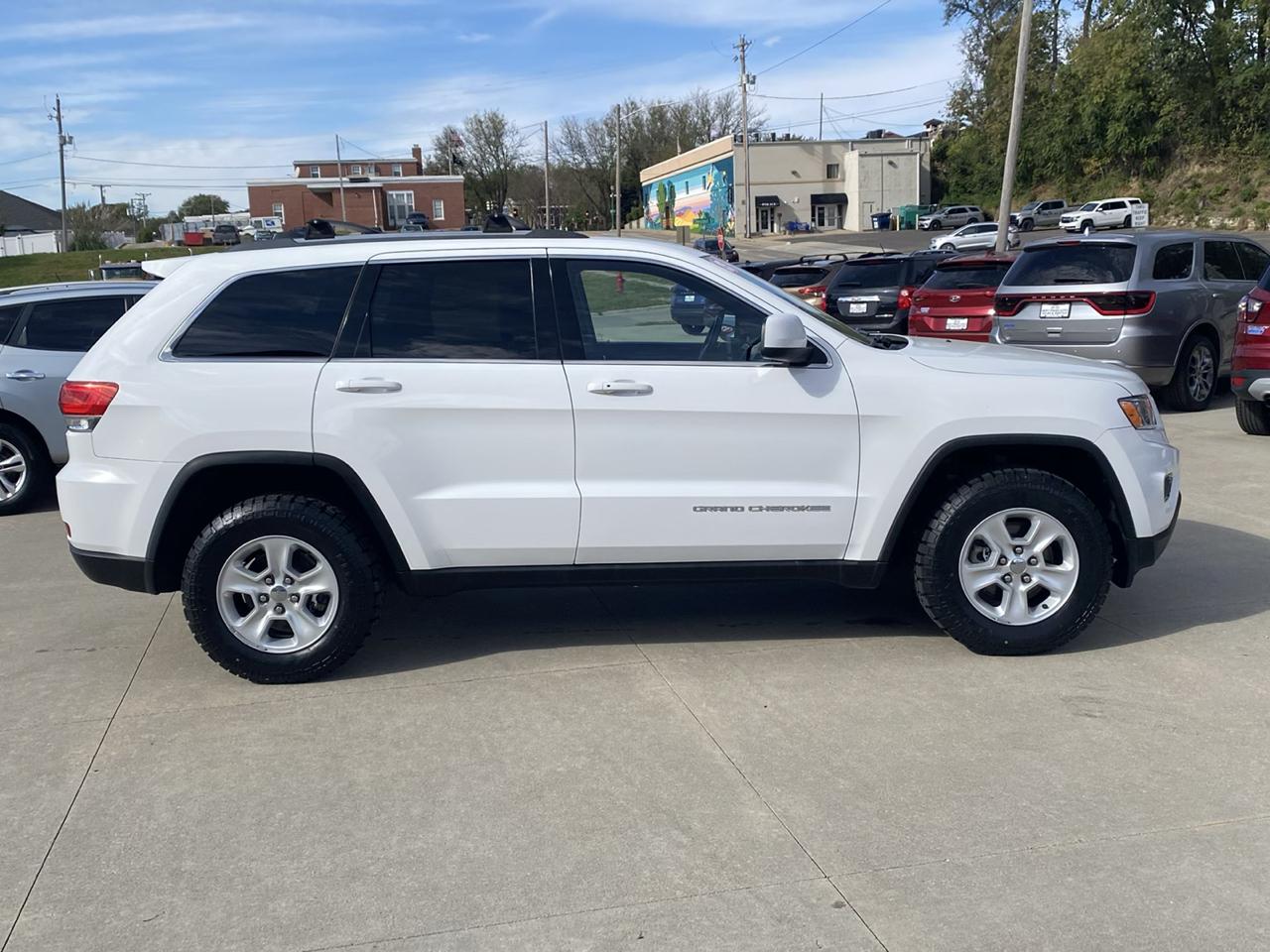 Jeep Grand Cherokee Laredo 4WD 2015