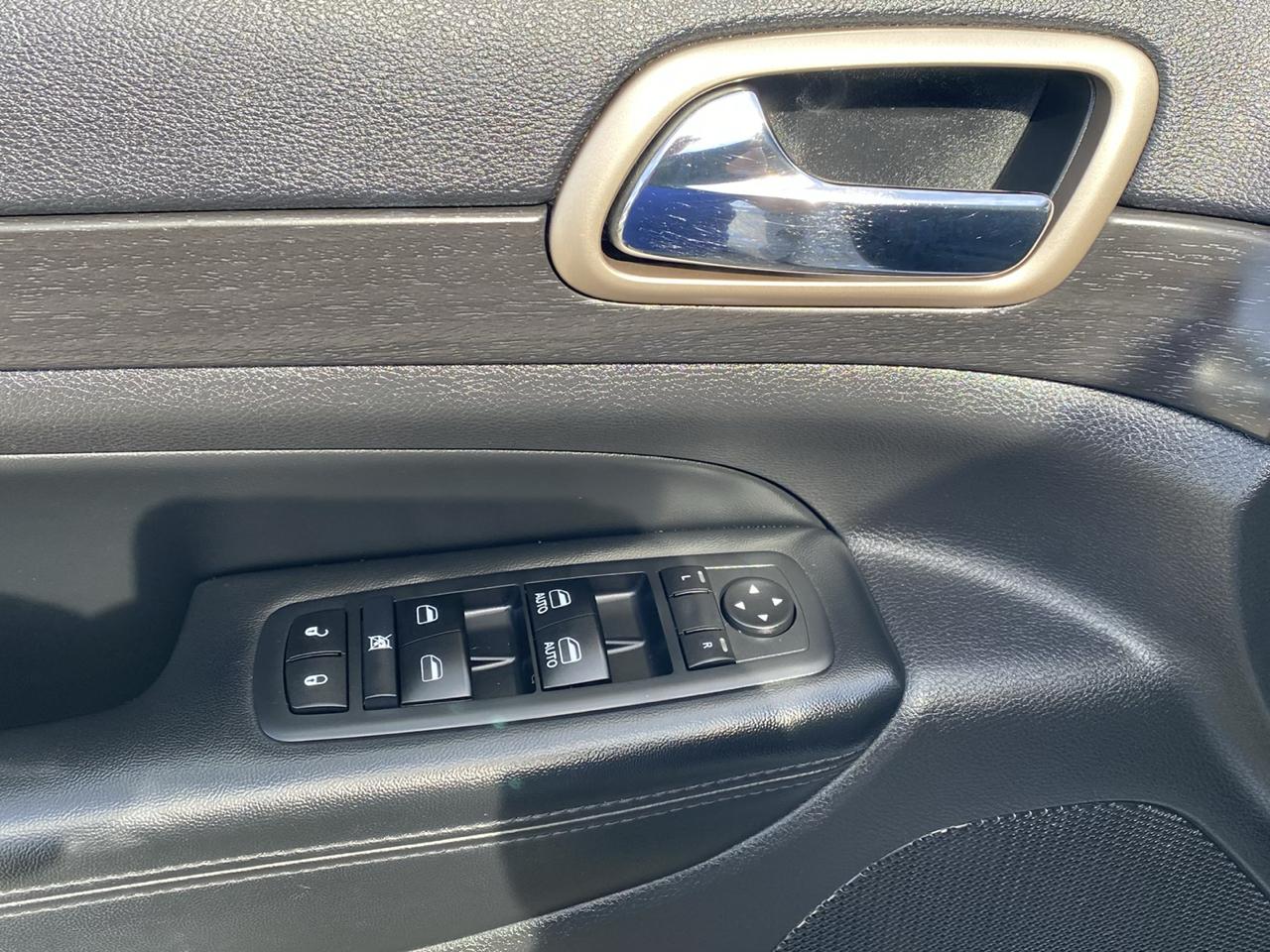 Jeep Grand Cherokee Laredo 4WD 2015