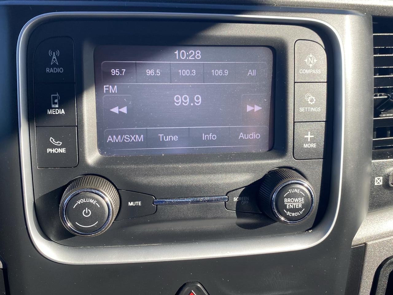 RAM 1500 Classic Tradesman Quad Cab 4WD 2021