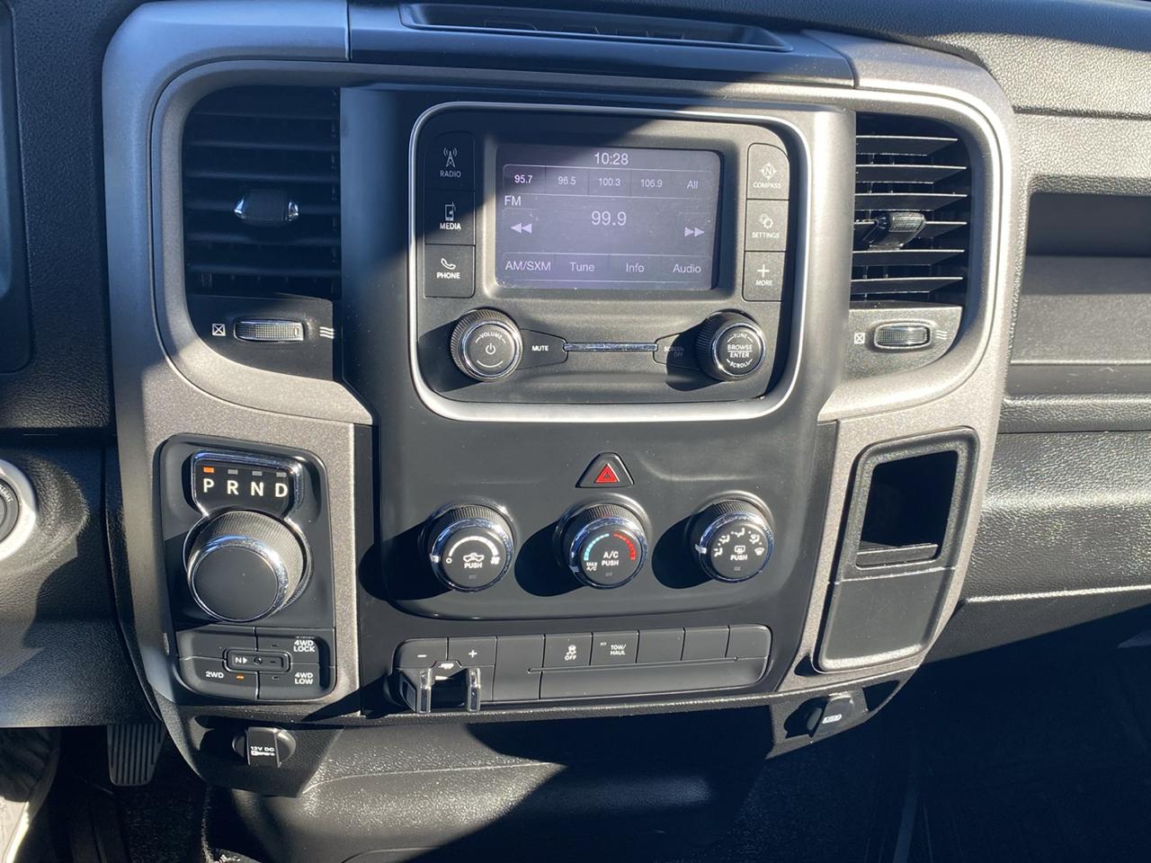 RAM 1500 Classic Tradesman Quad Cab 4WD 2021