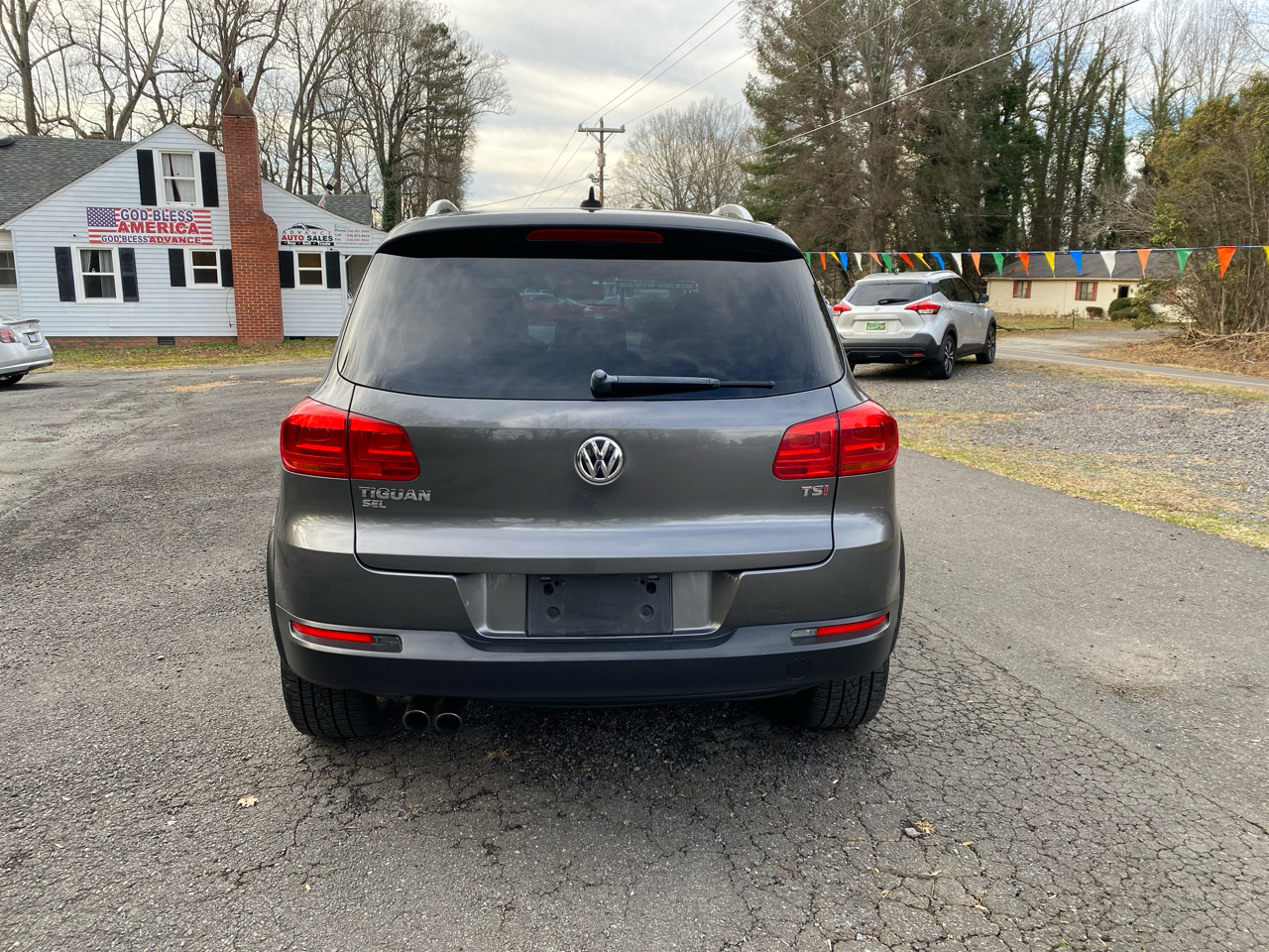 Volkswagen Tiguan 2.0T SEL FWD 2016