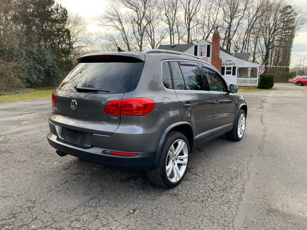 Volkswagen Tiguan 2.0T SEL FWD 2016