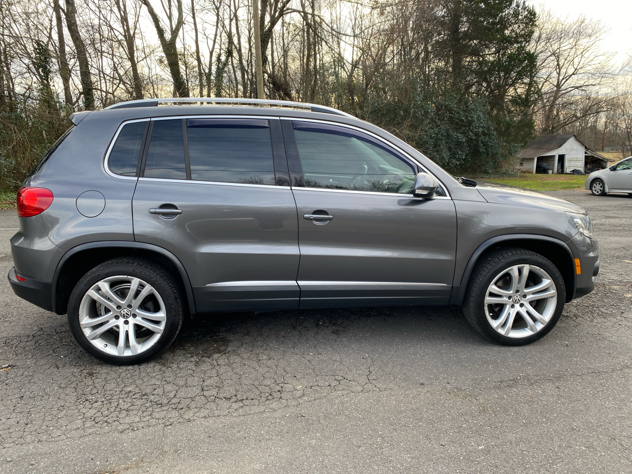 Volkswagen Tiguan 2.0T SEL FWD 2016