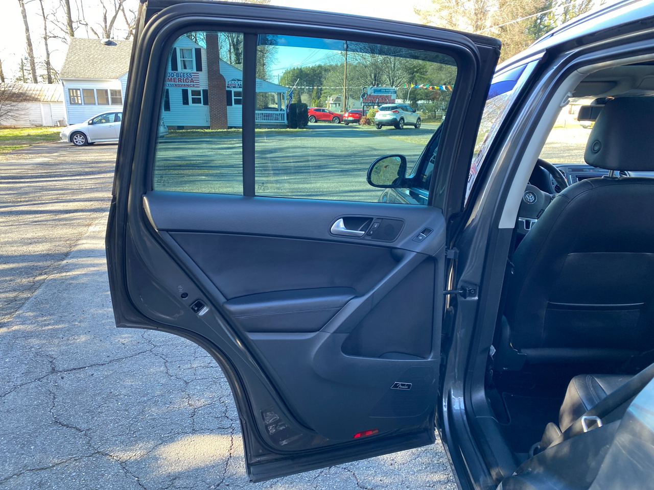 Volkswagen Tiguan 2.0T SEL FWD 2016