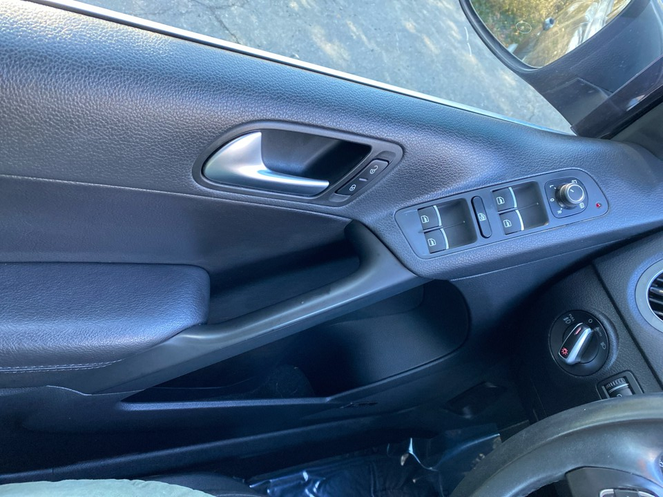 Volkswagen Tiguan 2.0T SEL FWD 2016