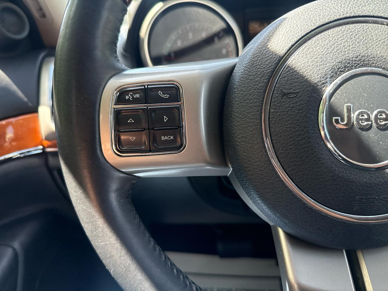 Jeep Grand Cherokee 4WD 4dr Overland 2013