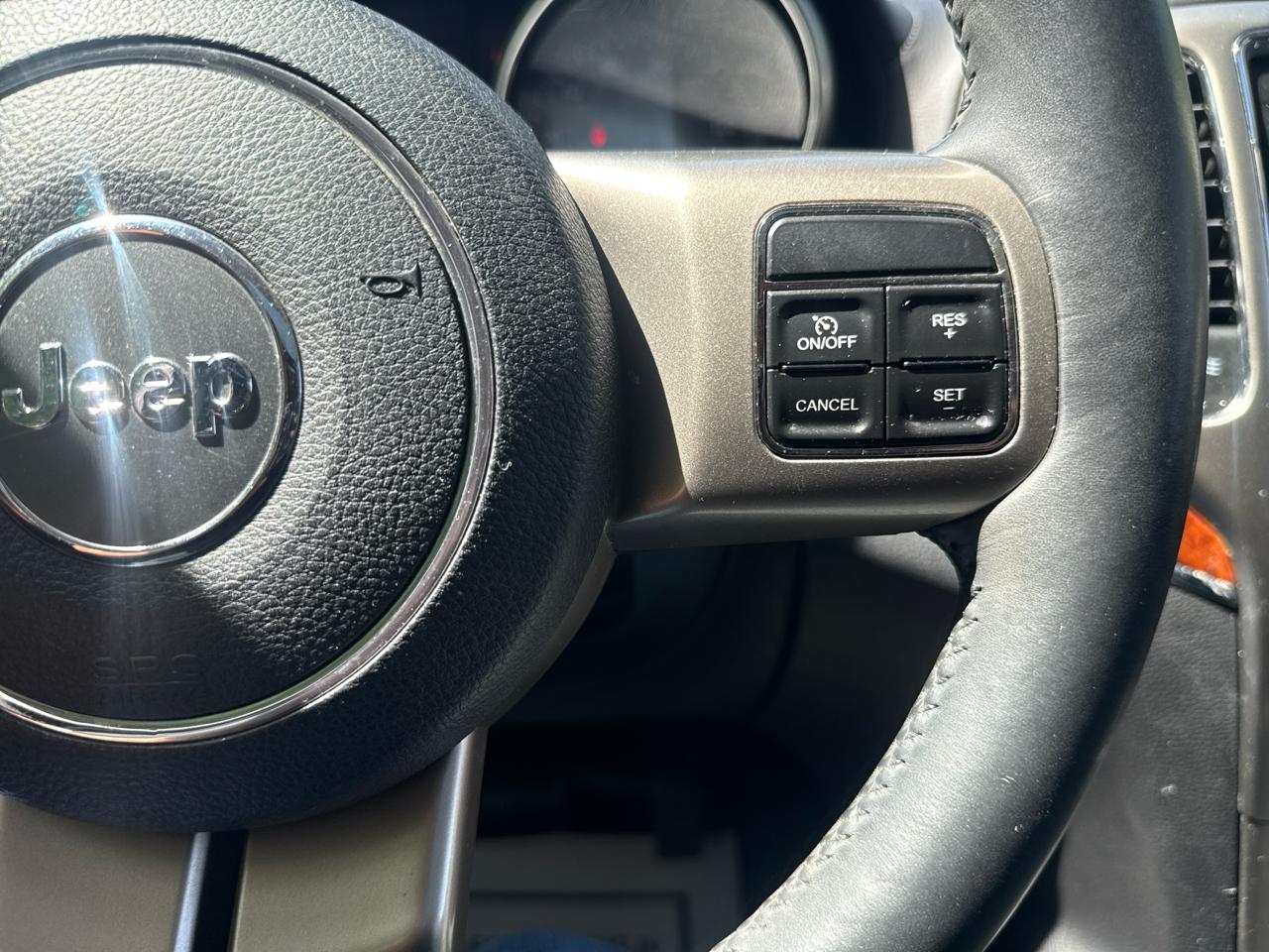 Jeep Grand Cherokee 4WD 4dr Overland 2013