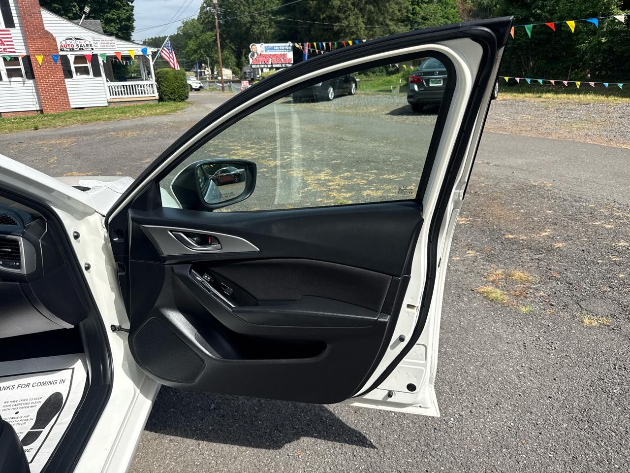 Mazda Mazda3 4-Door Sport Auto 2017