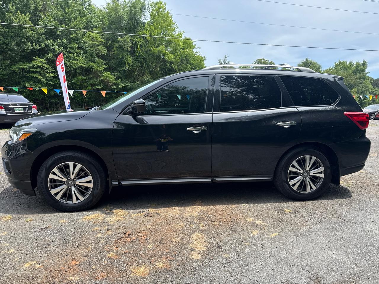 Nissan Pathfinder FWD SL 2017