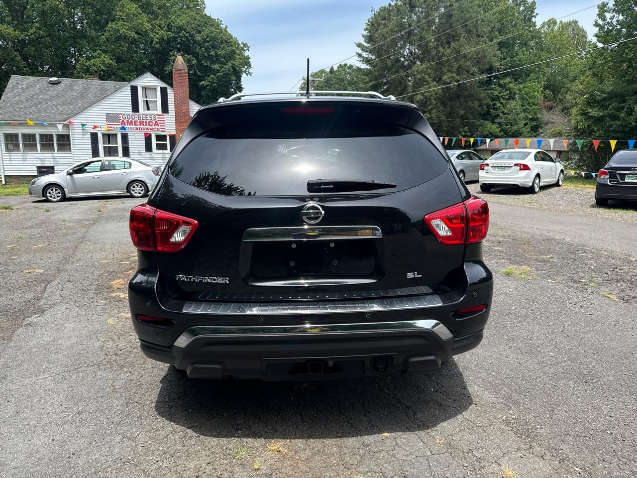 Nissan Pathfinder FWD SL 2017