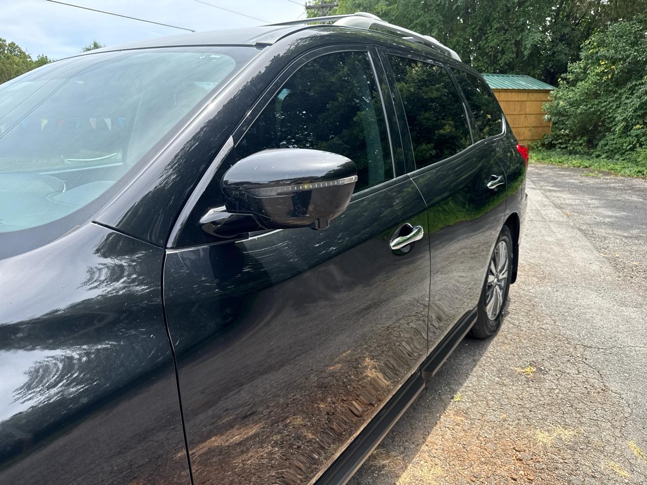 Nissan Pathfinder FWD SL 2017