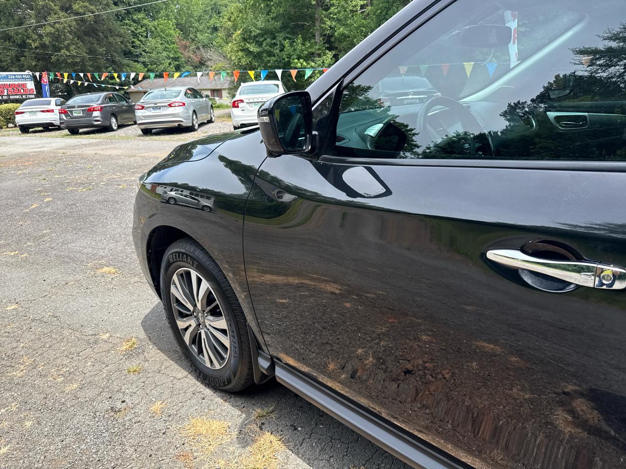 Nissan Pathfinder FWD SL 2017