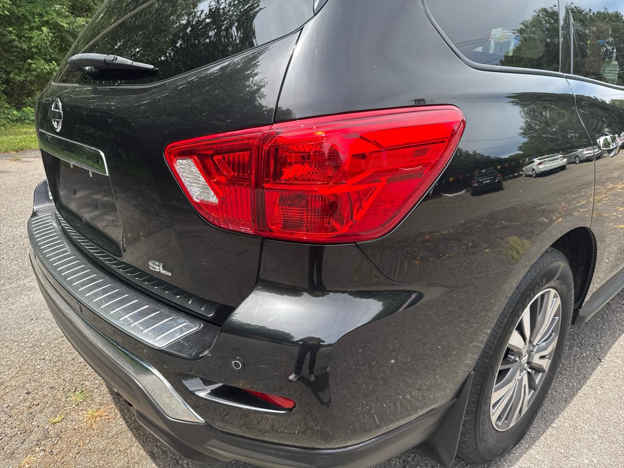 Nissan Pathfinder FWD SL 2017