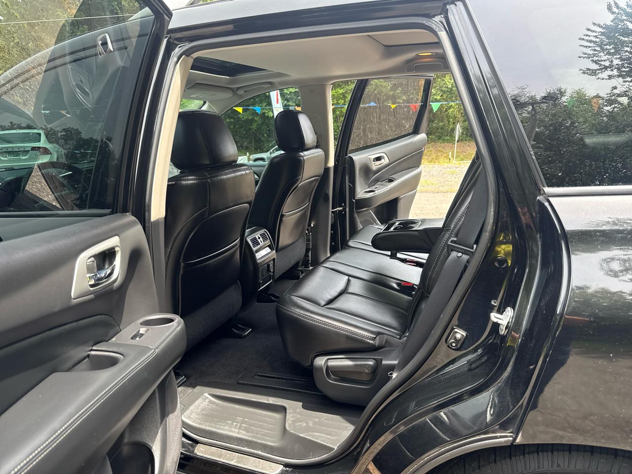 Nissan Pathfinder FWD SL 2017