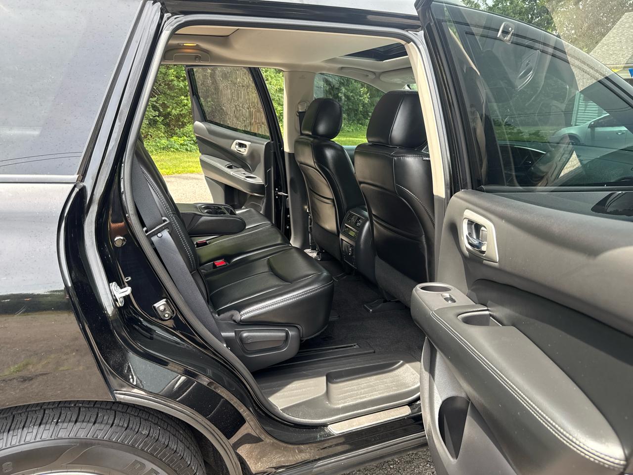 Nissan Pathfinder FWD SL 2017
