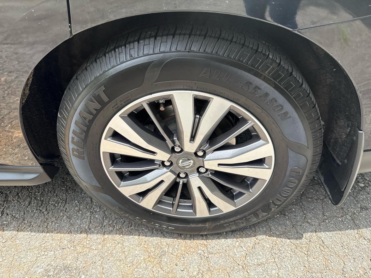 Nissan Pathfinder FWD SL 2017