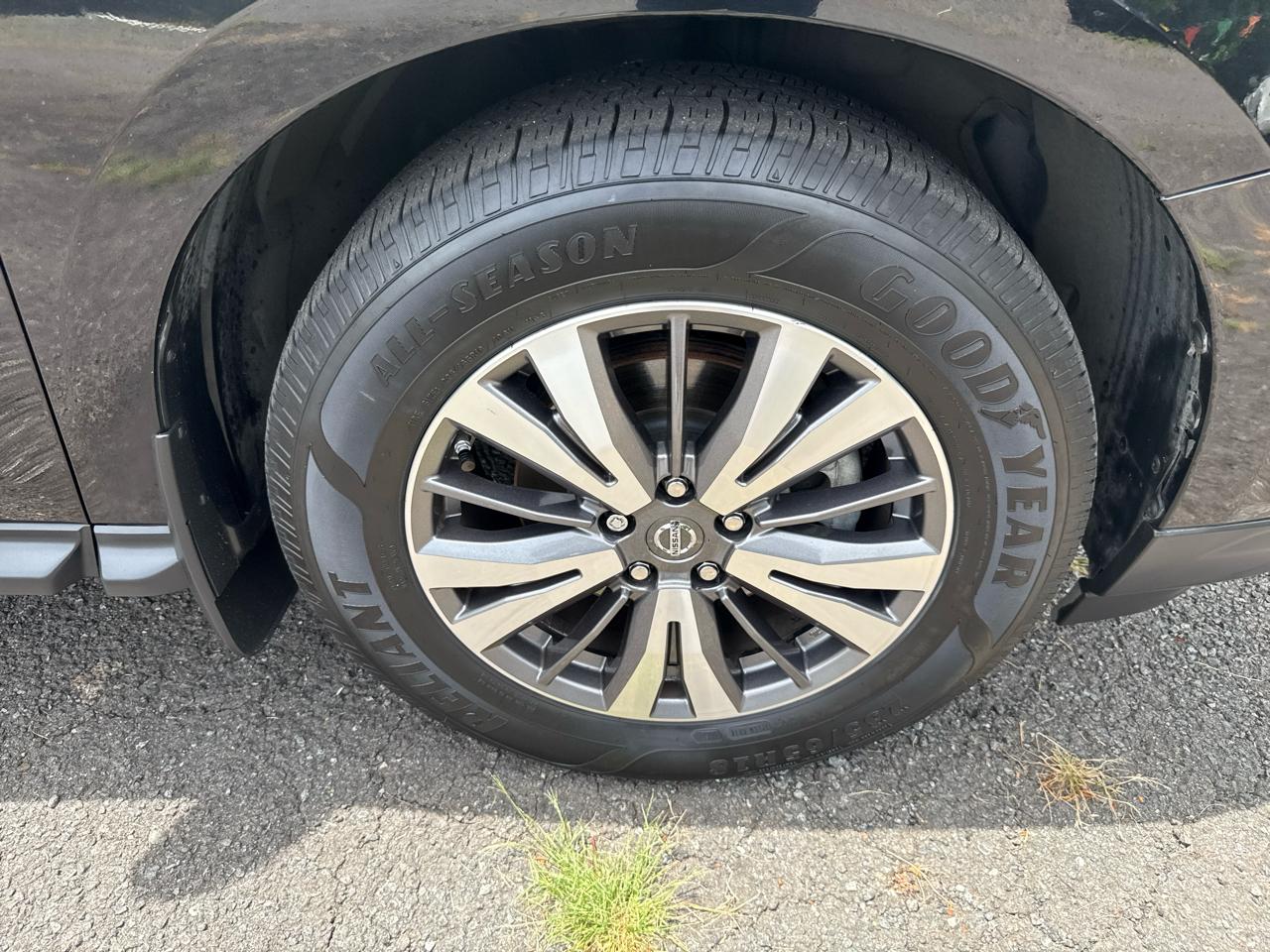 Nissan Pathfinder FWD SL 2017