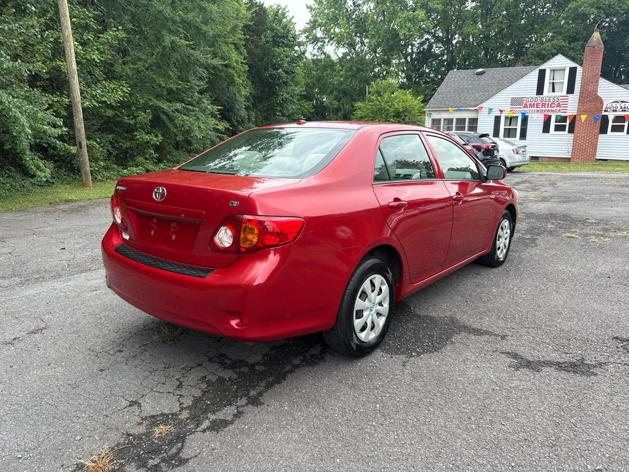 Toyota Corolla LE 2010