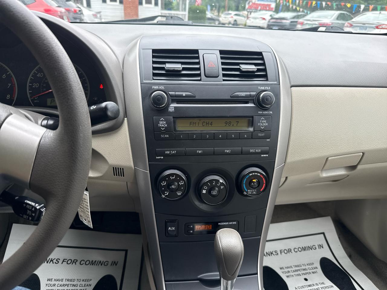 Toyota Corolla LE 2010
