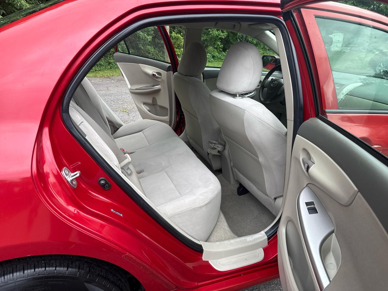 Toyota Corolla LE 2010